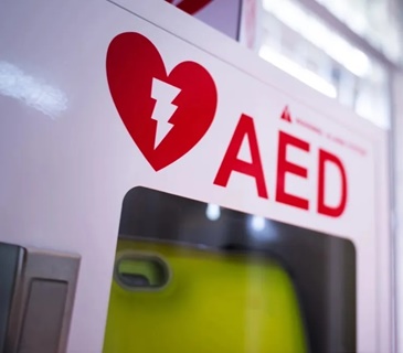 Donazione defibrillatore semiautomatico